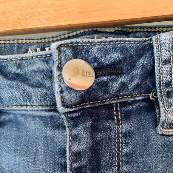 American Eagle Denim Shorts (US 6) - Picture 9 of 11